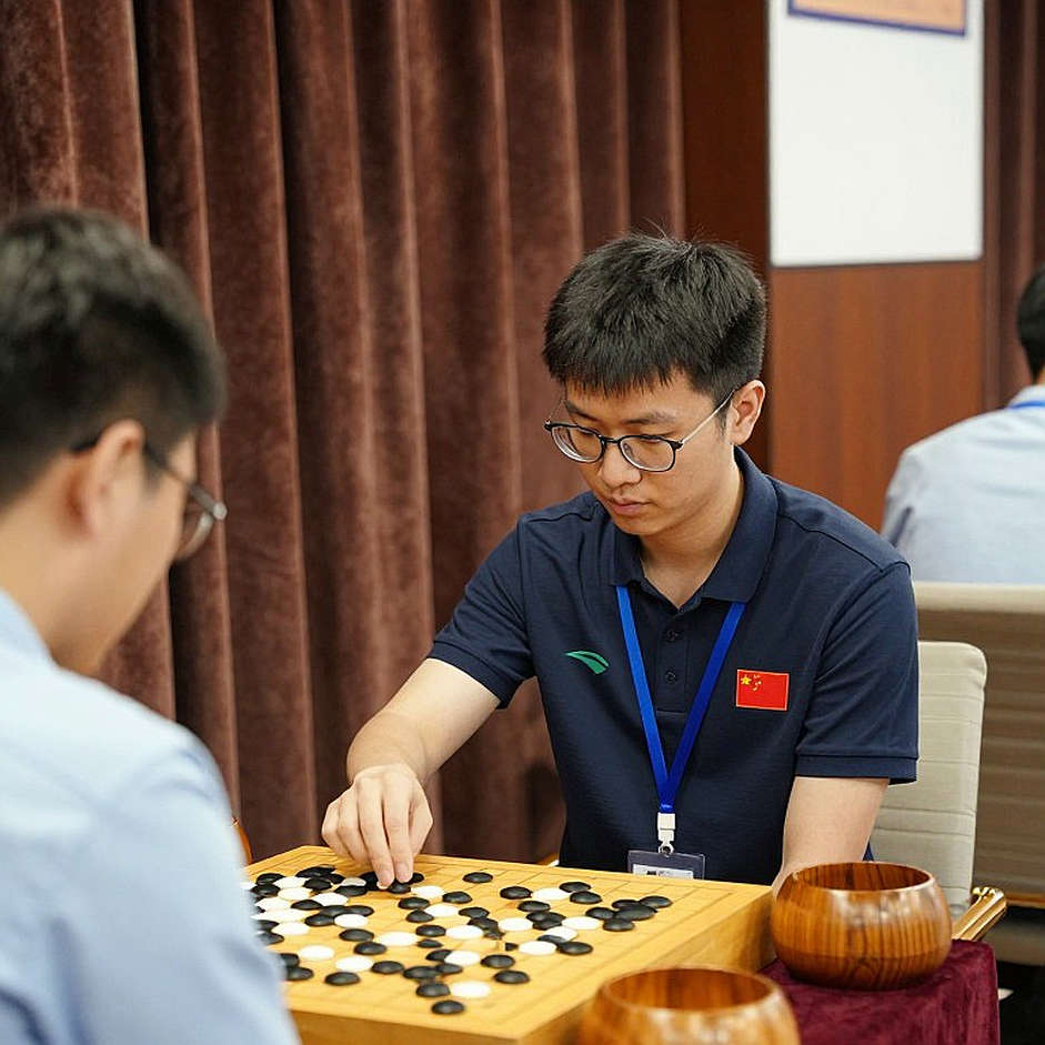 Kostya Kavutskiy gia nhập ChessBase: Đọc vị một thương vụ tác giả trong nền kinh tế giáo trình cờ vua
