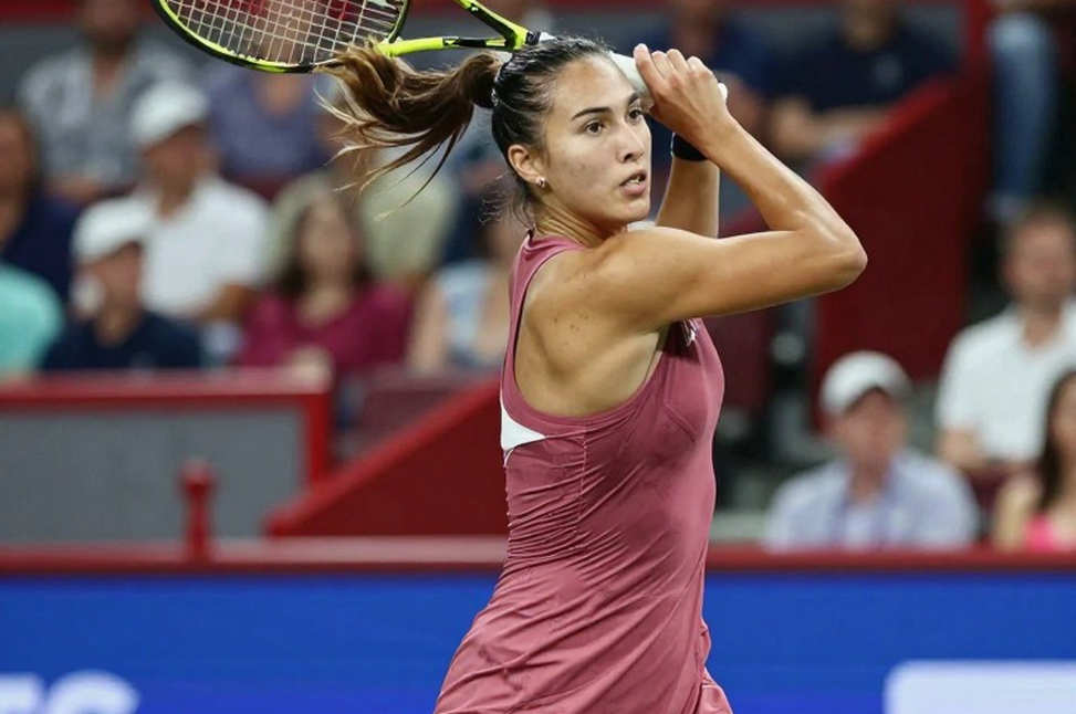 Bốn lần mất giao bóng: lớp dữ liệu phía sau thất bại đầu tiên của Coco Gauff trước Elise Mertens